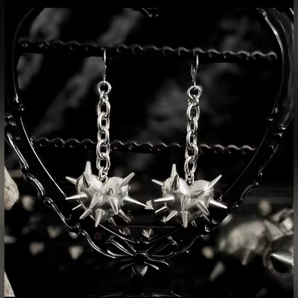 Punk Gothic Spiked Thorn Heart Drop Dangle Earrings Silver Tone Biker